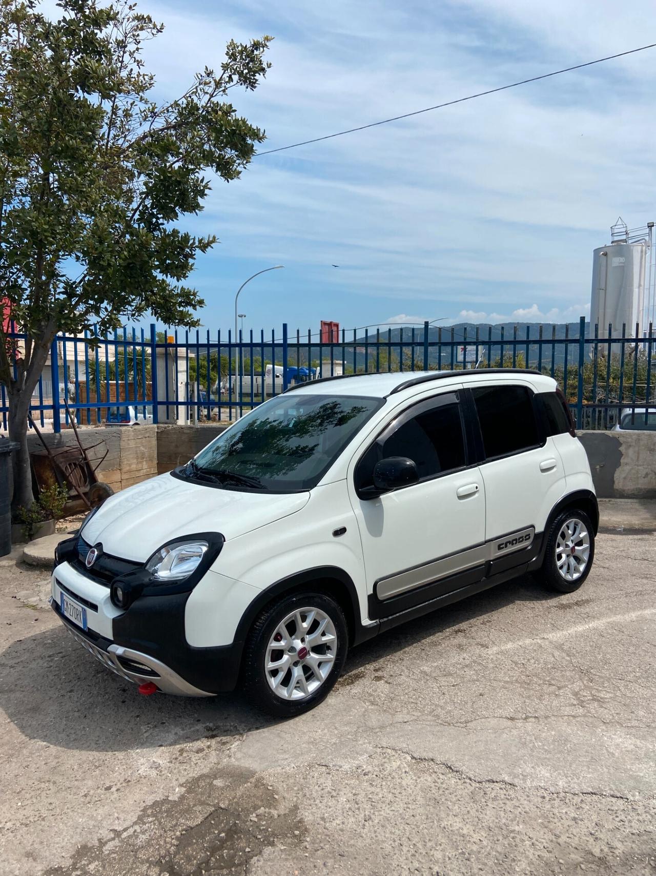 Fiat Panda 1.3 MJT allestimento CROSS 2016 141.000 km