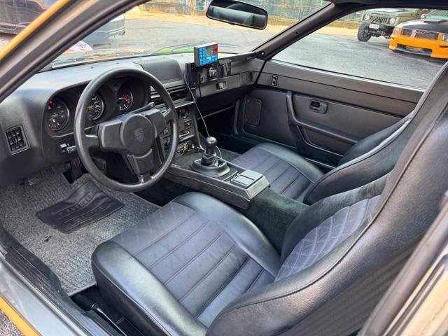 PORSCHE 924 DIPINTA A MANO DA STEFANO ADAMO