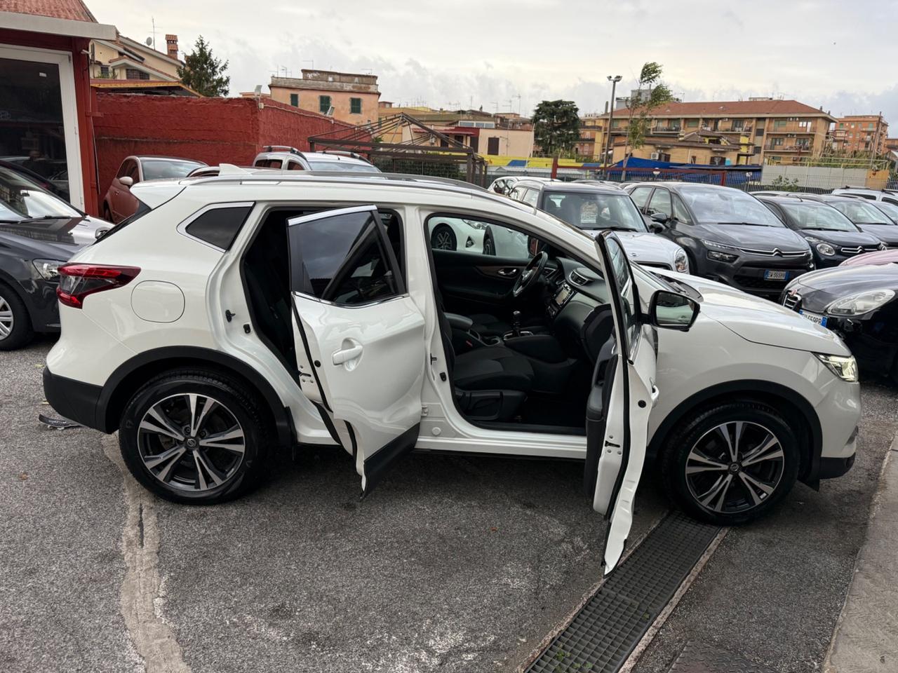 Qashqai 1.5 dCi 115 CV Tekna( 65 mil km )-rate-garanzia