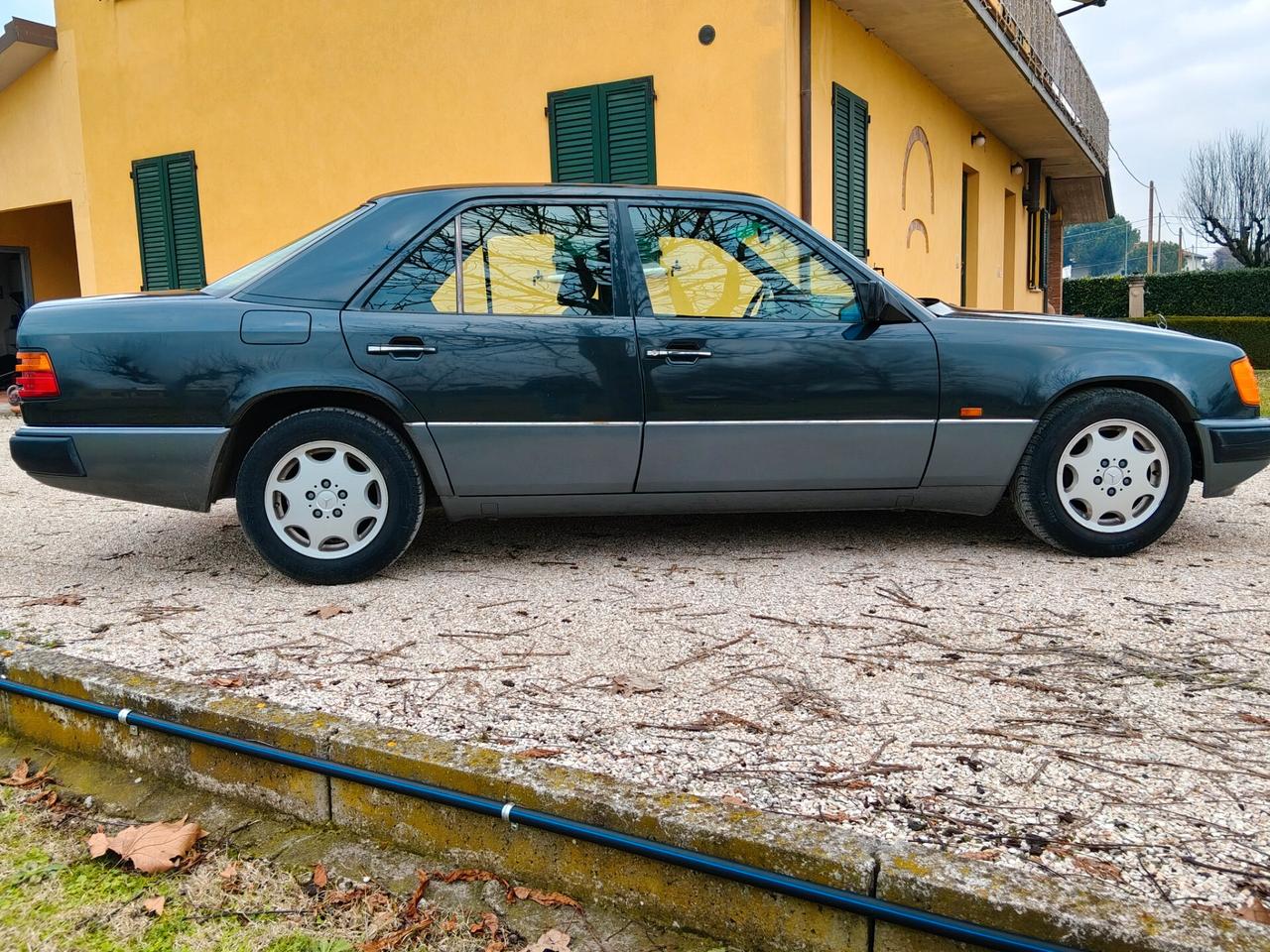 Mercedes-benz E200