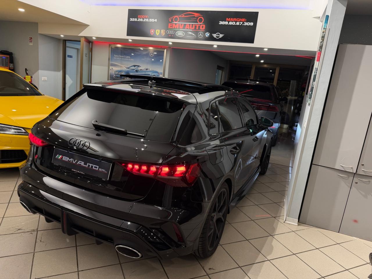 Audi RS3 total black full optional tetto apribile prezzo fisso no vincoli