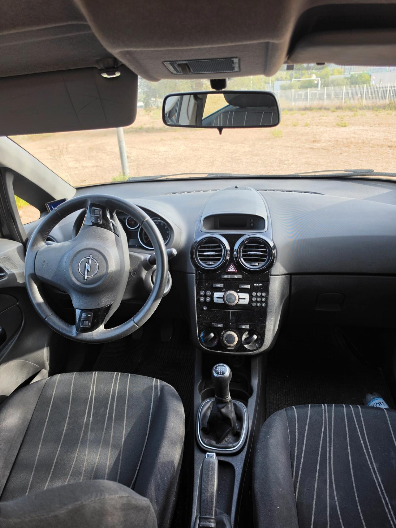 Opel Corsa 1.2 5 porte Club