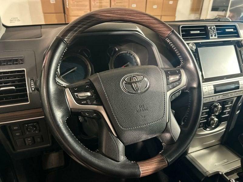 Toyota Land Cruiser Land Cruiser 5p 2.8 d-4d Style 7p.ti auto my19