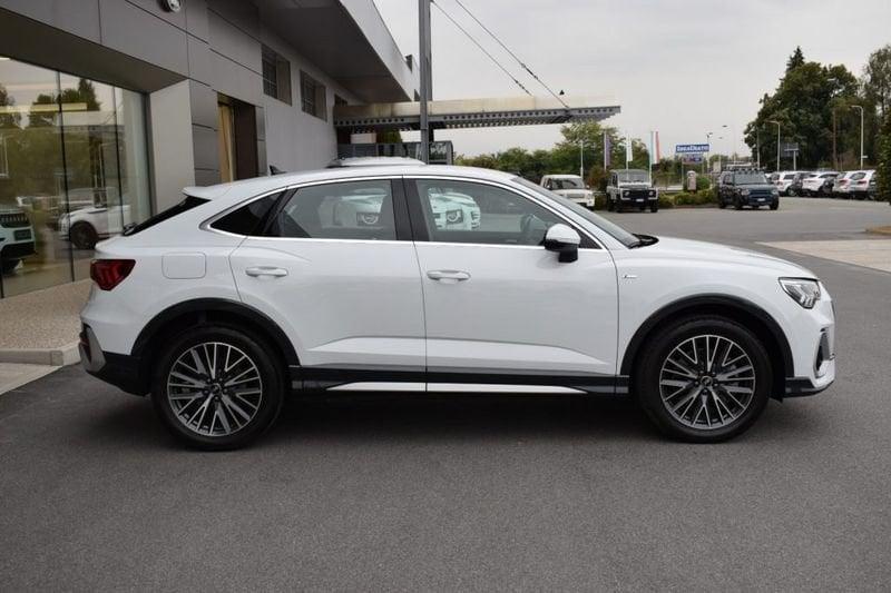Audi Q3 40 TDI S line QUATTRO da 439 euro al mese