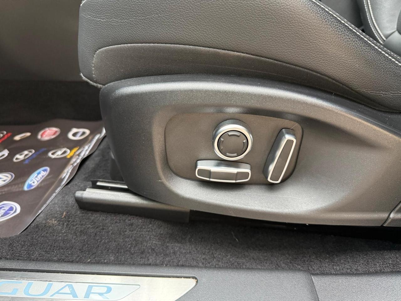 JAGUAR E-PACE 2.0D AWD R-DYNAMIC BLACK MHEV 204CV TETTO PELLE NAVI ANNO 2022