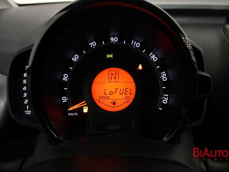 Toyota Aygo Aygo 5p 1.0 x-play m-mt 72cv