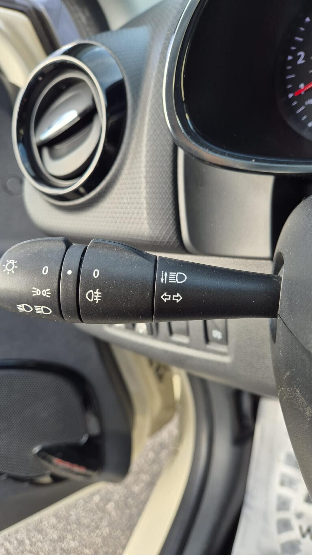 Renault Clio dCi 8V 75 CV Start&Stop 5 porte Energy Duel