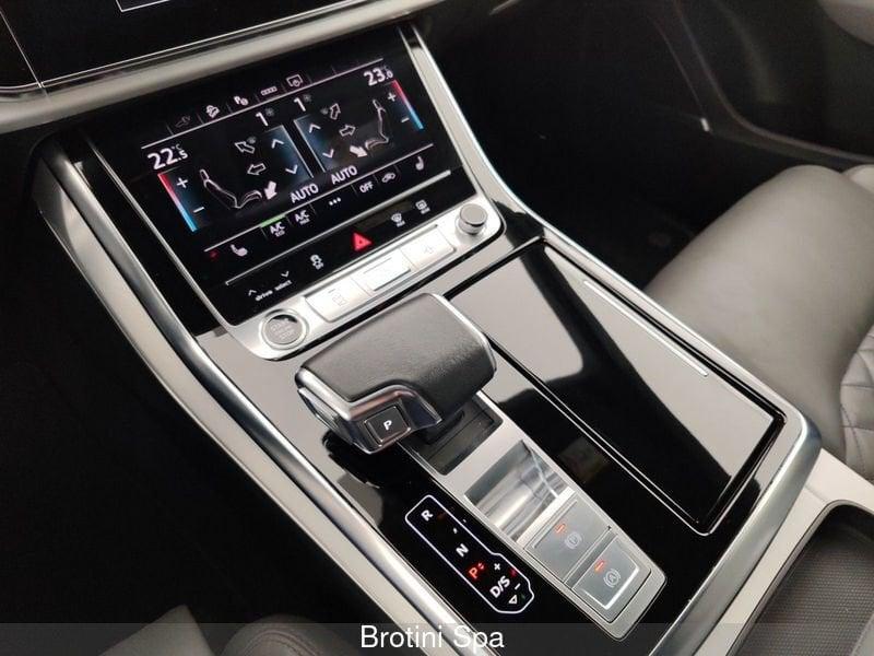 Audi Q8 55 TFSI e quattro tiptronic Sport