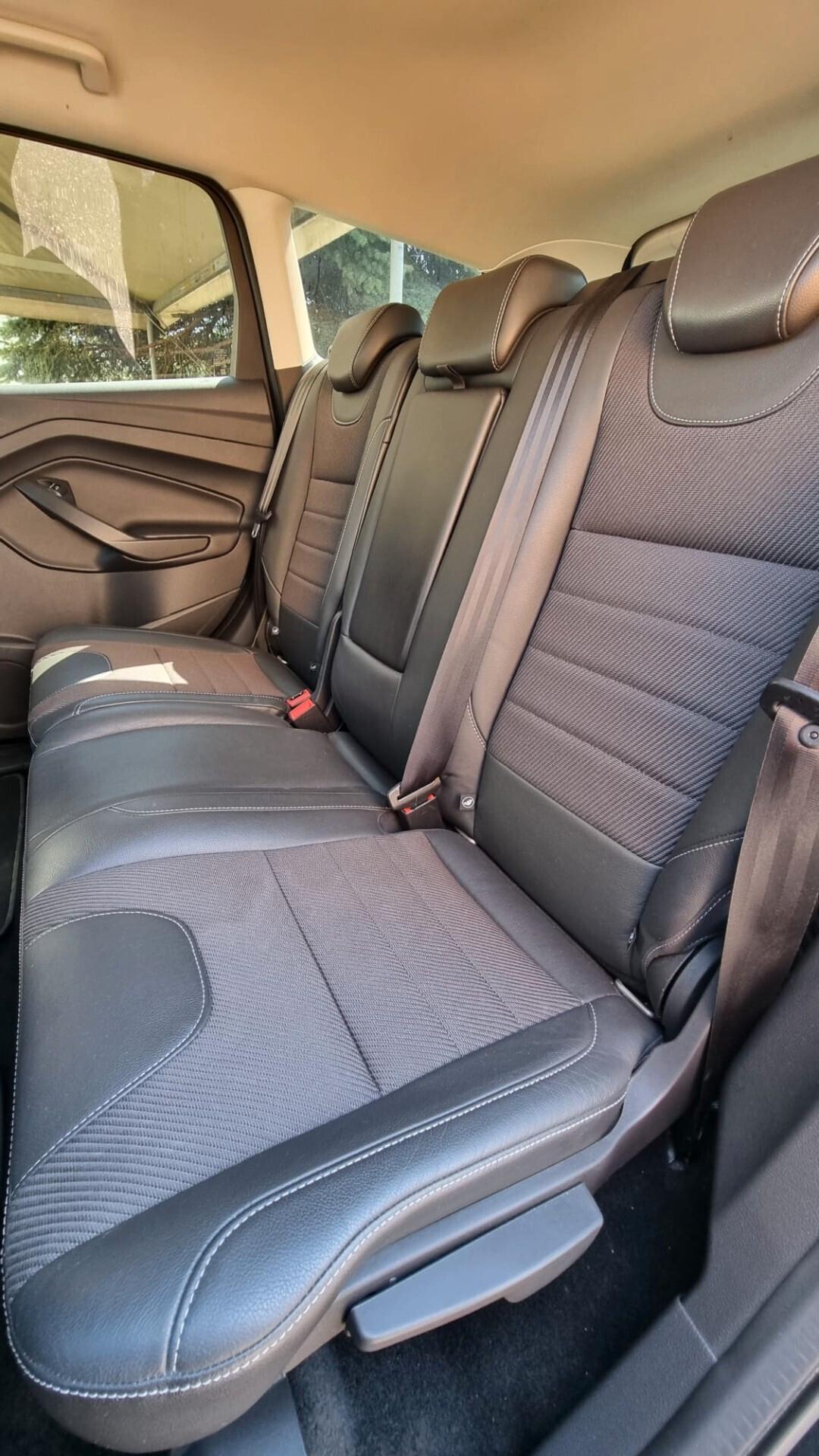 Ford Kuga 2.0 TDCI 150 CV S&S 4WD Powershift Titanium