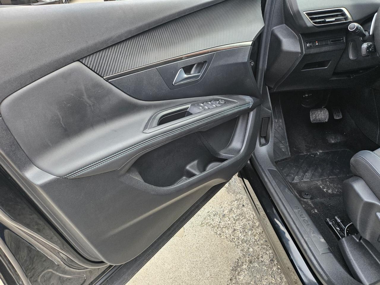 Peugeot 3008 BlueHDi 130 S&S EAT8 Allure Pack