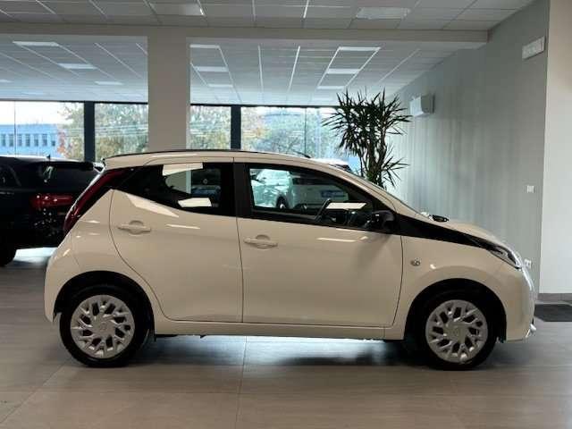 Toyota Aygo Connect 1.0 VVT-i 72 CV 5p X-Play