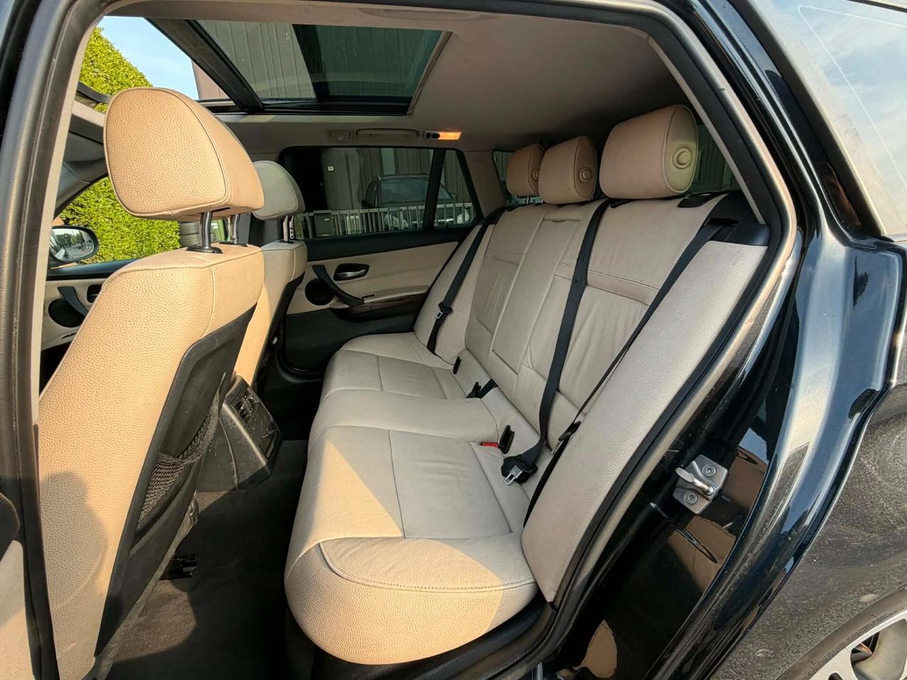 Bmw 318d aut-Restyling-Navi.Tetto,Pelle,Xeno-Full-Euro5