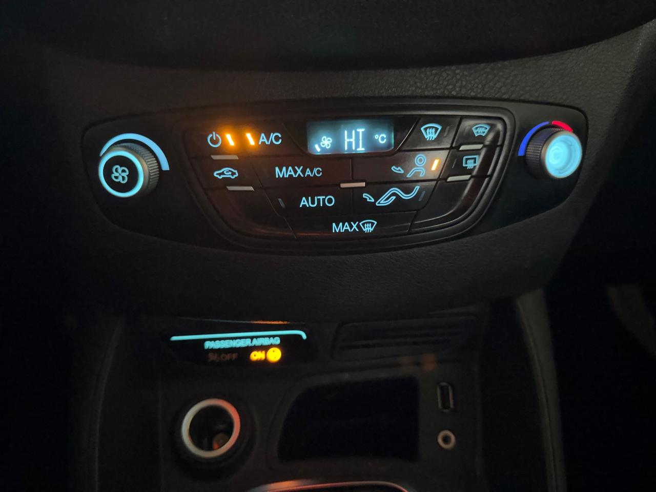 Ford Tourneo Courier 1.6 TDCI 95 CV Titanium -5posti-