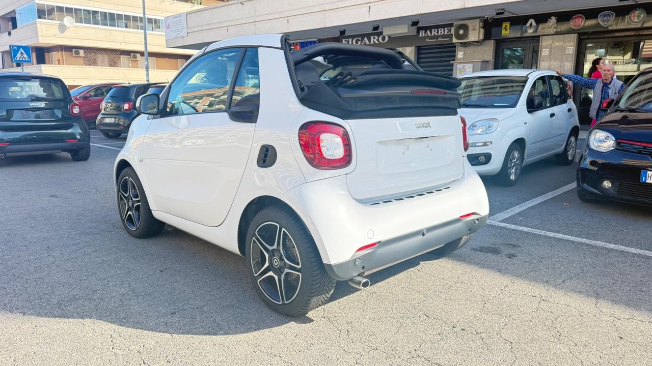Smart ForTwo 90 0.9 T twinamic cabrio Prime LED NAVI PDC PACK SPORT PELLE CERCHI 16 BLUETOOTH
