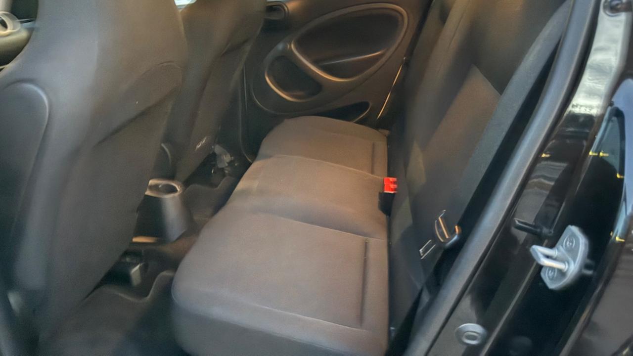 Smart ForFour EQ Passion LED PDC CERCHI 15 SOLO 30000 KM