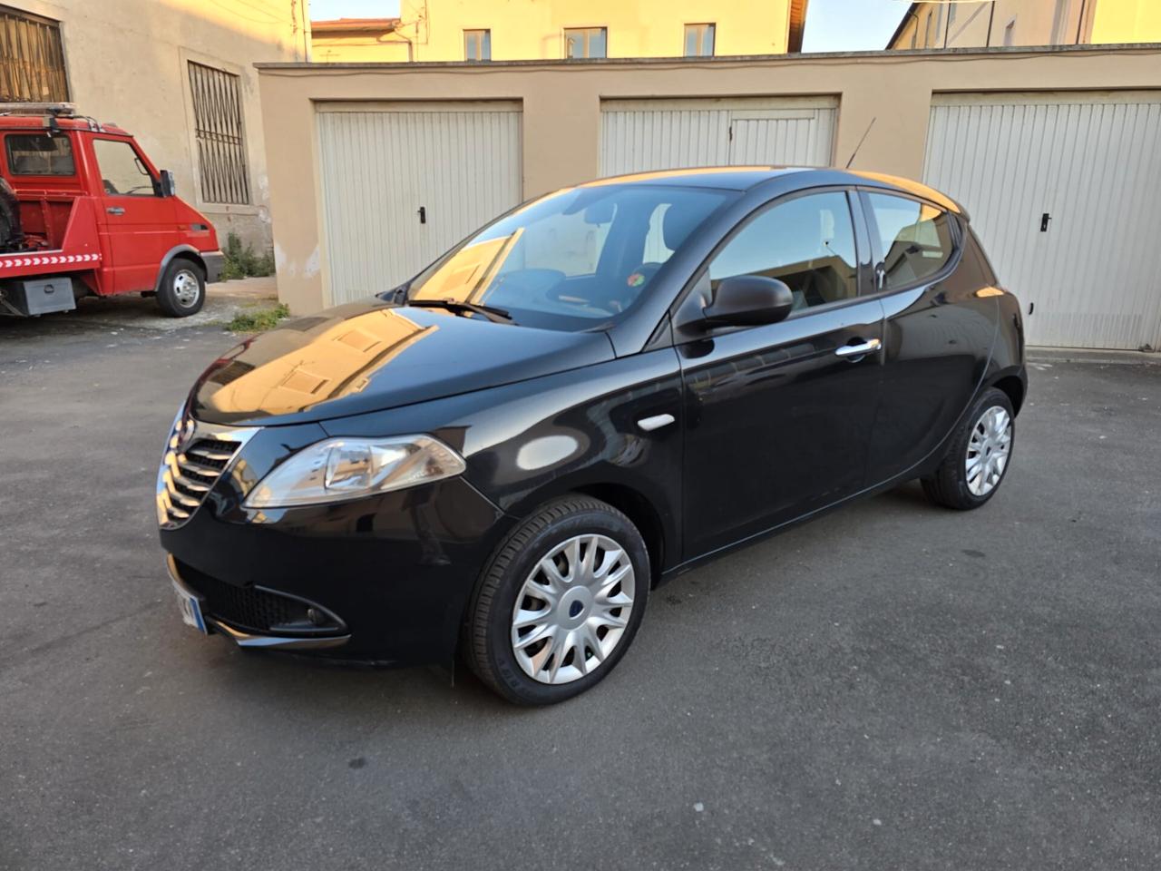 Lancia Ypsilon 1.2 69 CV 5 porte Platinum perfetta possibilita 12 mesi garanzia