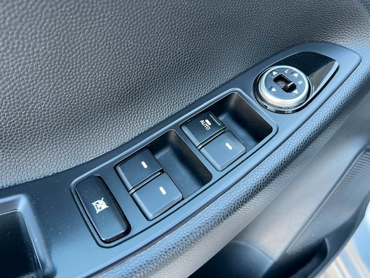 Hyundai i20 1.1 DIESEL 5 PORTE TETTO APRIBILE