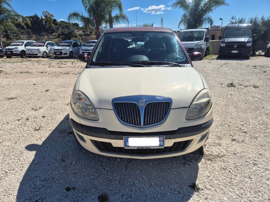 Lancia Ypsilon 1.3 Multijet 70CV Platino