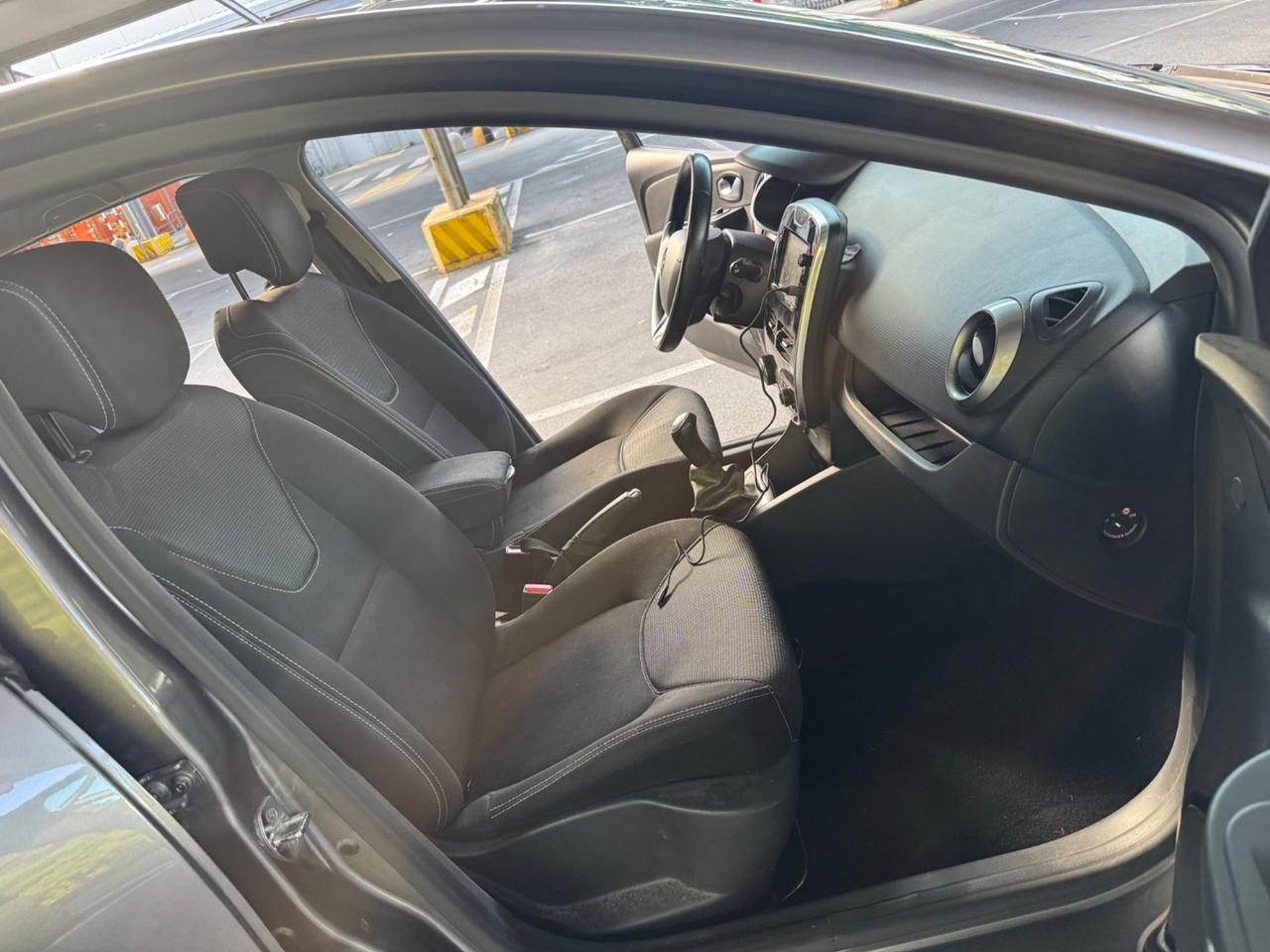 Renault Clio 1.5 dCi 8V 90CV Full optional 2015