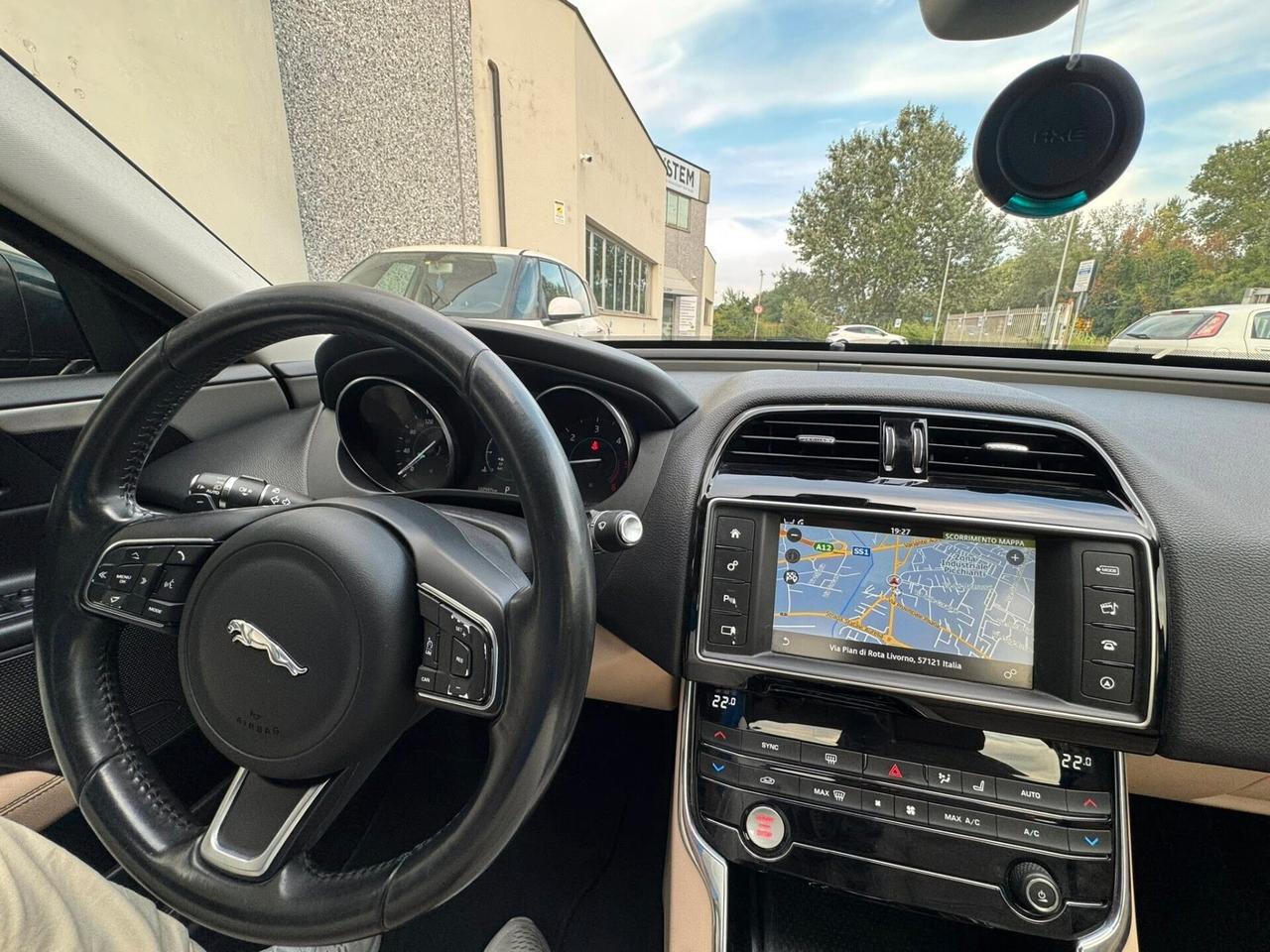 Jaguar XE 2.0 D 180 CV Portfolio