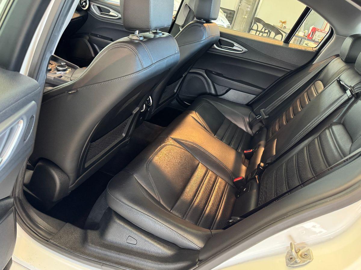 ALFA ROMEO Giulia 2.2 210 CV AT8 AWD Q4 Veloce