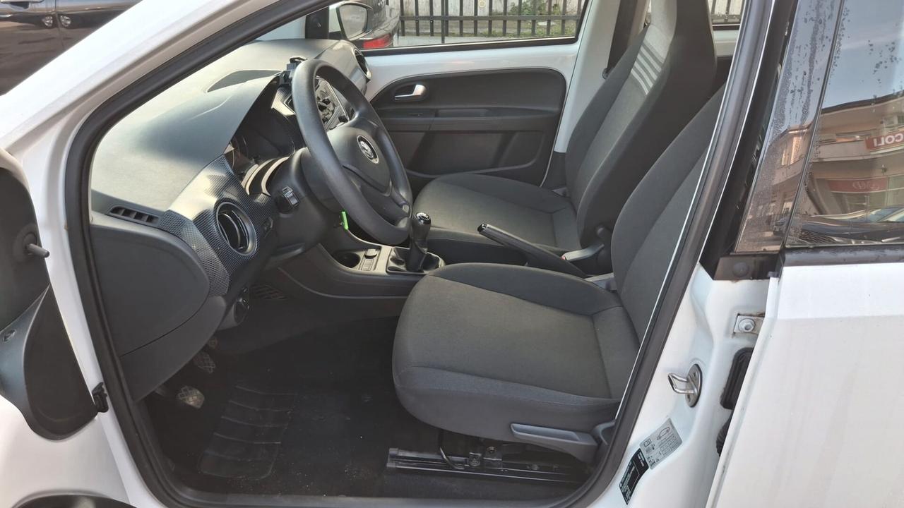 Volkswagen up! 1.0 5p. Benz km 54000