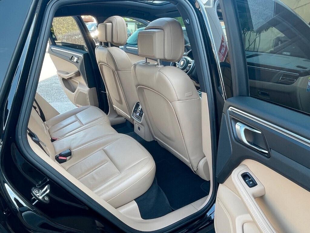 Porsche Macan 2.0 pdk 245cv