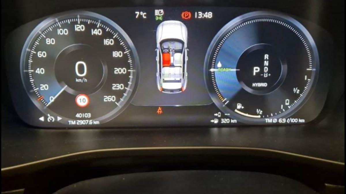 VOLVO Xc40 T4 Recharge Plug-In Inscription Expression N-1