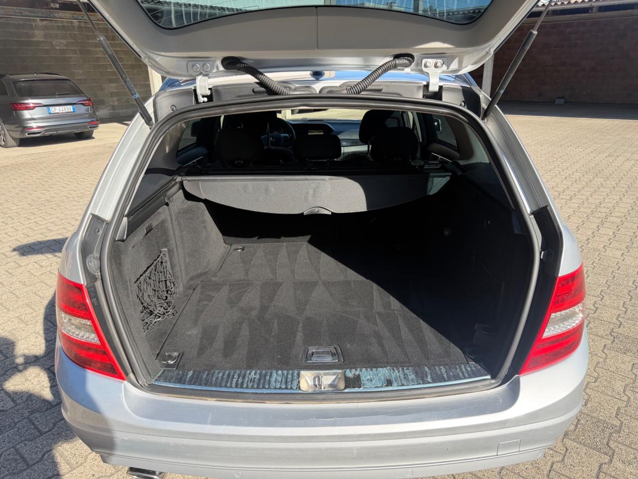 Mercedes-benz C 220 CDI BlueEFFICIENCY Avantgarde