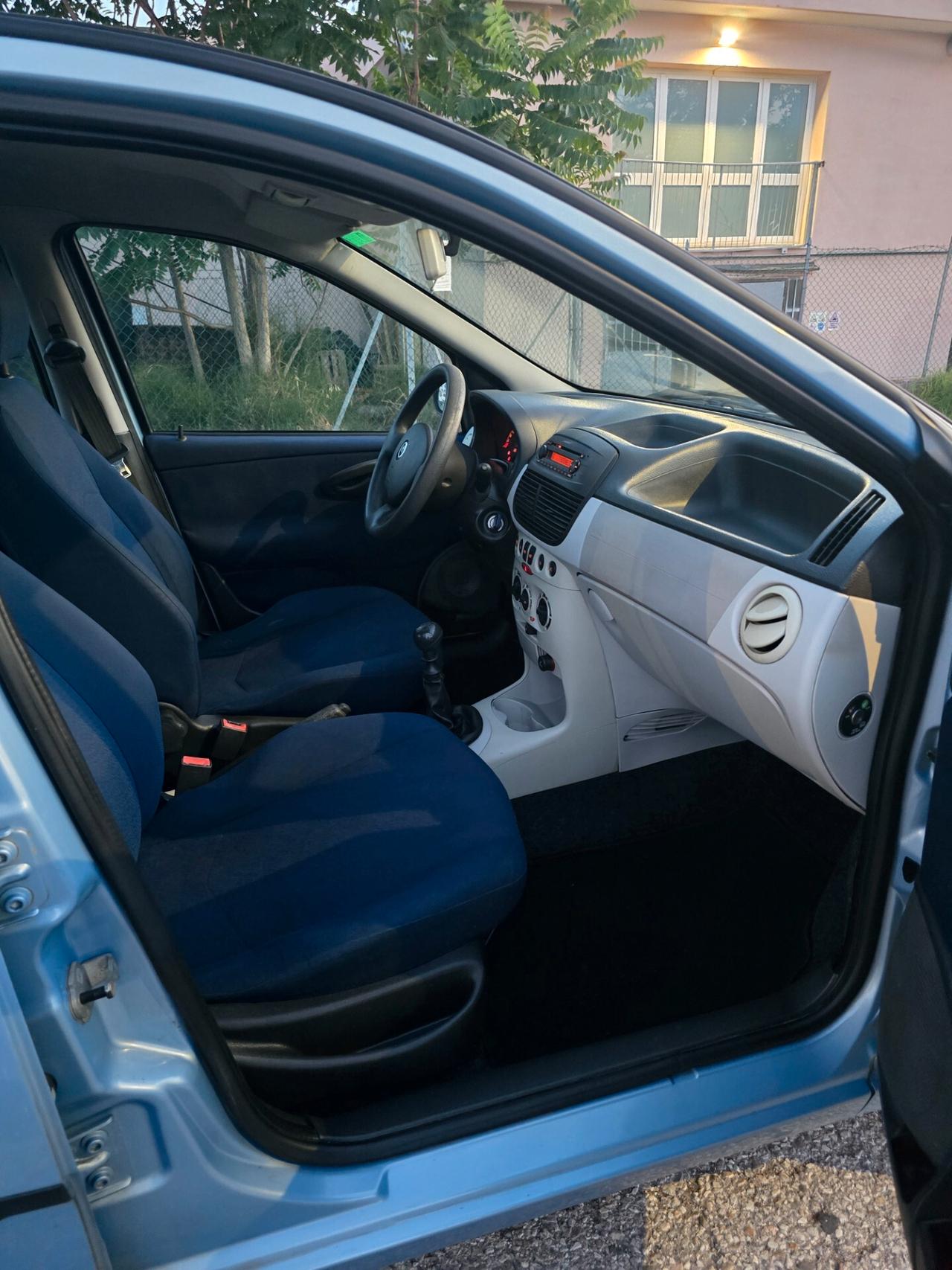 Fiat Punto 1.2 Benzina con GARANZIA- NEOPATENTATI