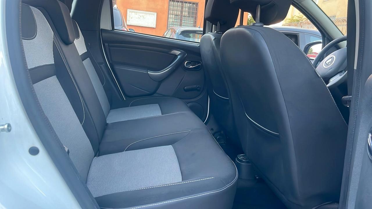 Dacia Duster 1.6 S&S 4x2 Serie Speciale Lauréate Family