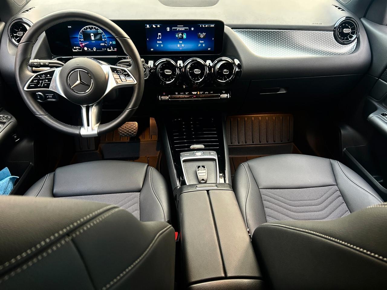 Mercedes-benz GLA 180d Automatic Progressive 2024