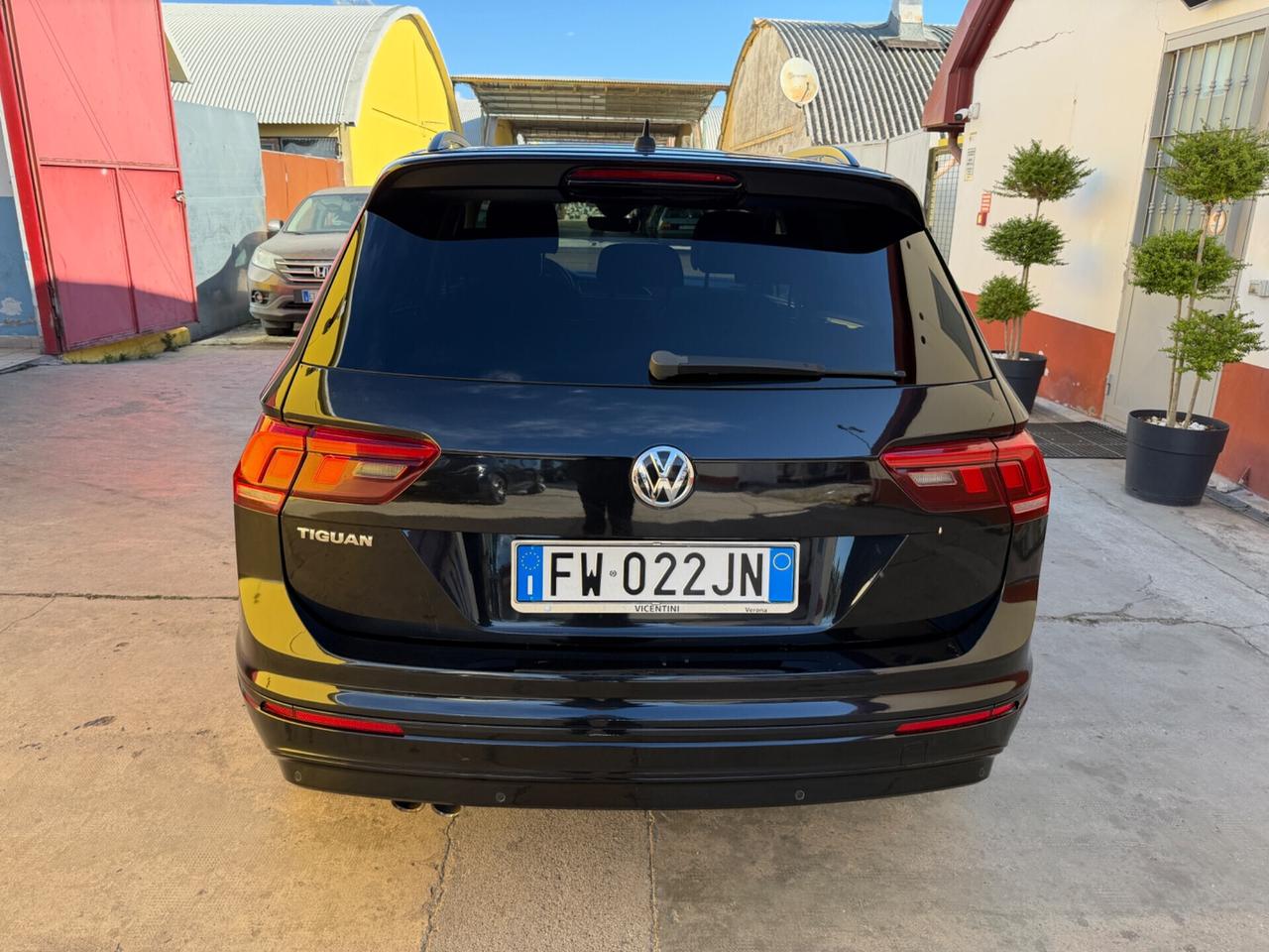 Volkswagen Tiguan 1.6 TDI R-Line - 2019