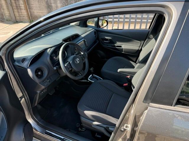 Toyota Yaris 1.5 Hybrid 5 porte Lounge Red/Bronze