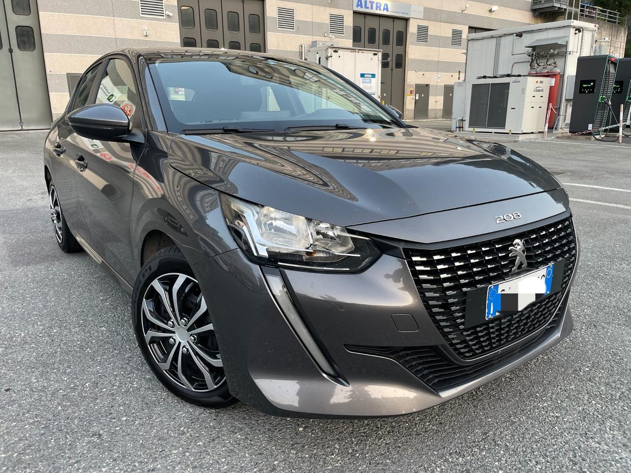 Peugeot 208 BlueHDi 100CV - NEOPATENTATI
