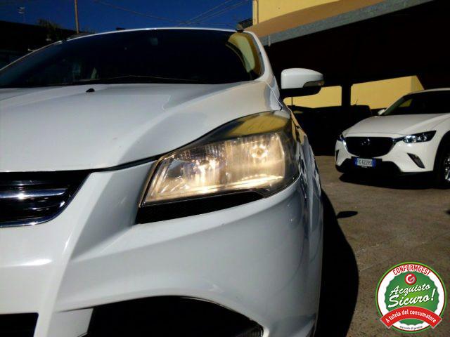 FORD Kuga 2.0 TDCI 140 CV 4WD Powershift Business