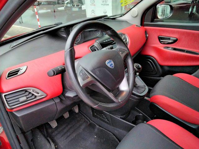 LANCIA Ypsilon 1.2 69 CV 5 porte Black & Red