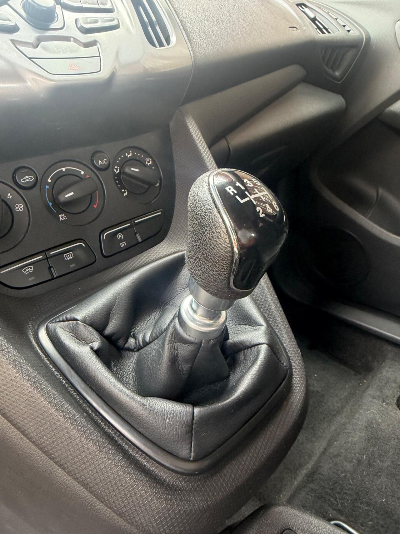 Ford Tourneo Connect 1.6 TDCi 115 CV Titanium
