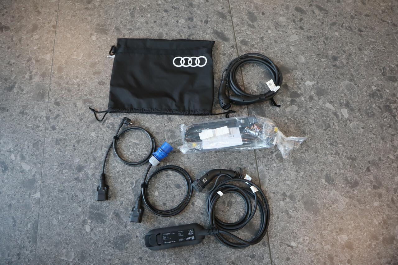 Audi A6 e-tron Avant Performance 367CV S-LINE MATRIX 360° 21"