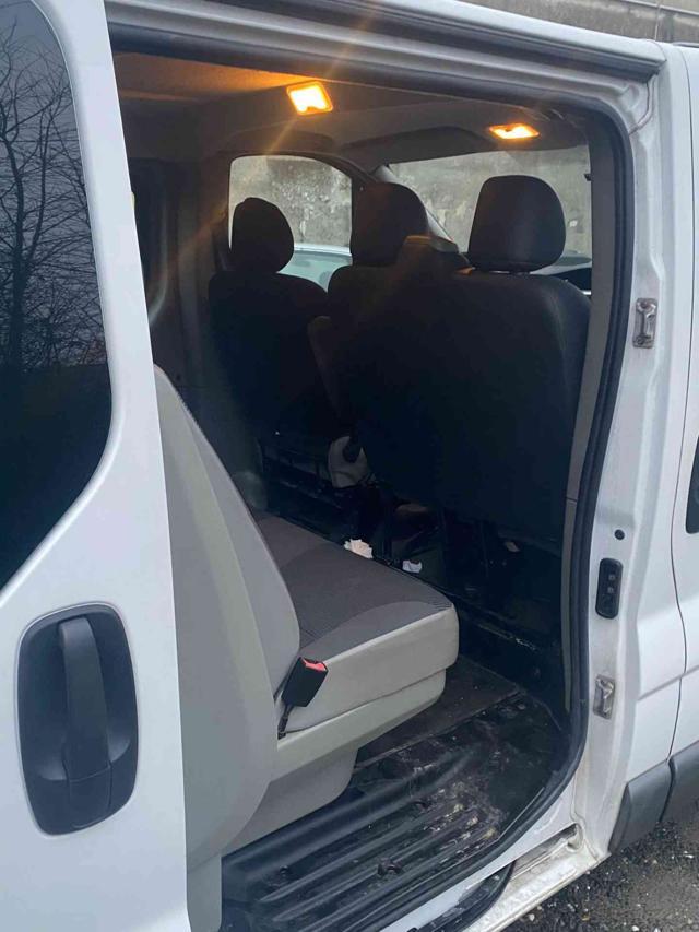 OPEL VIVARO VAN 2.5 CDTI 6 POSTI GANCIO TRAINO