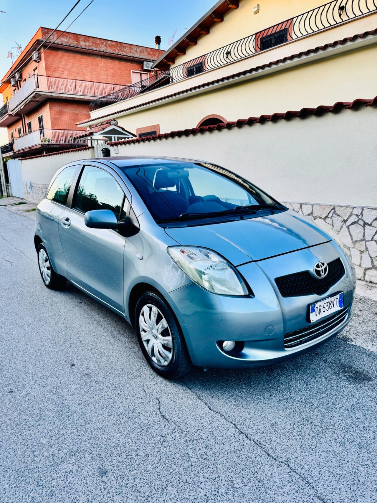 Toyota Yaris 1.3 3 porte unico proprietario