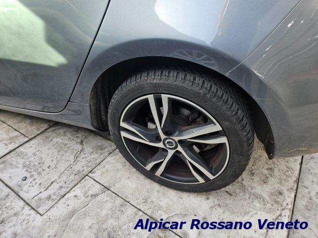 VOLVO V40 D2 'eco' Momentum