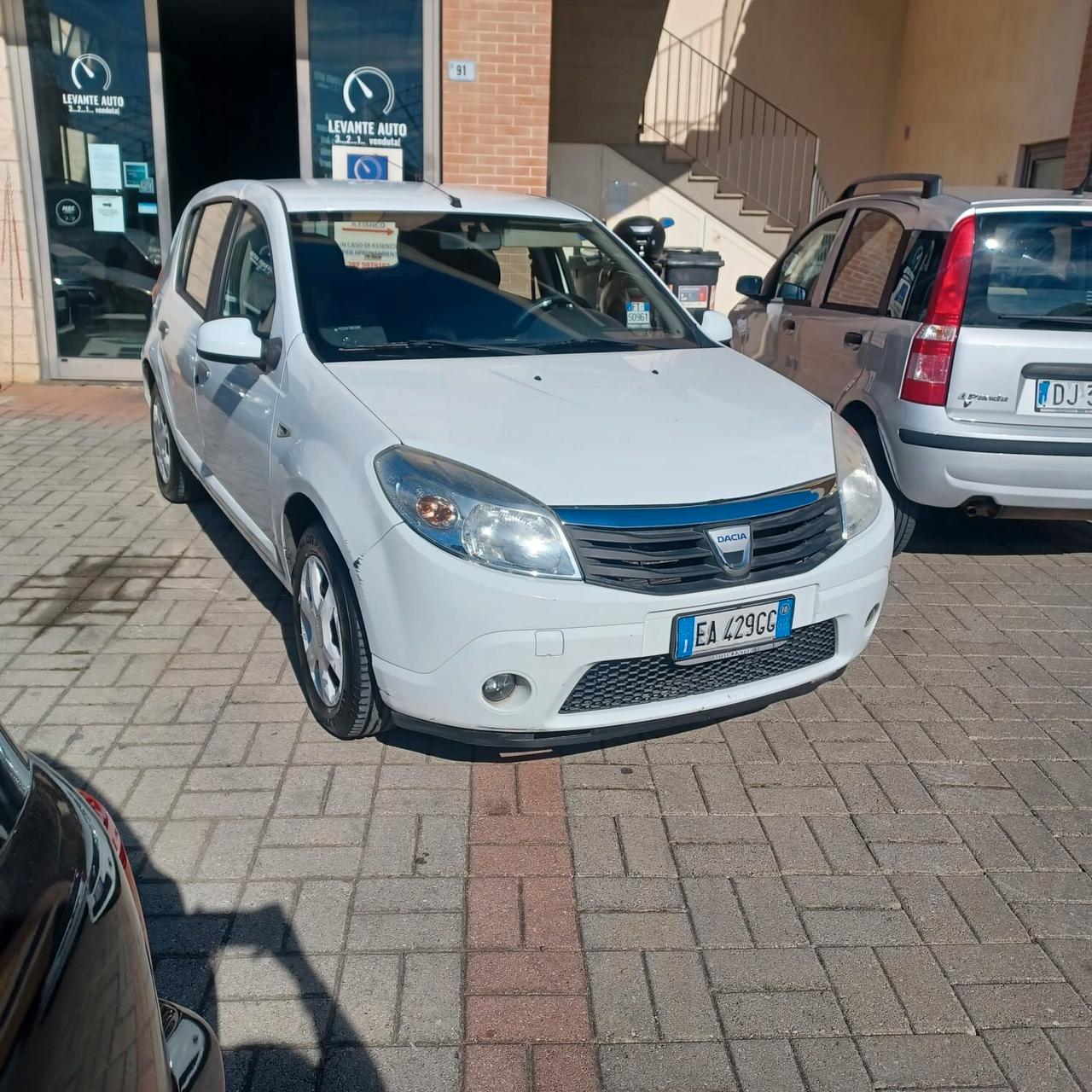 153.628KM ECONOMICA GPL DI FABBRICA SANDERO 1.4