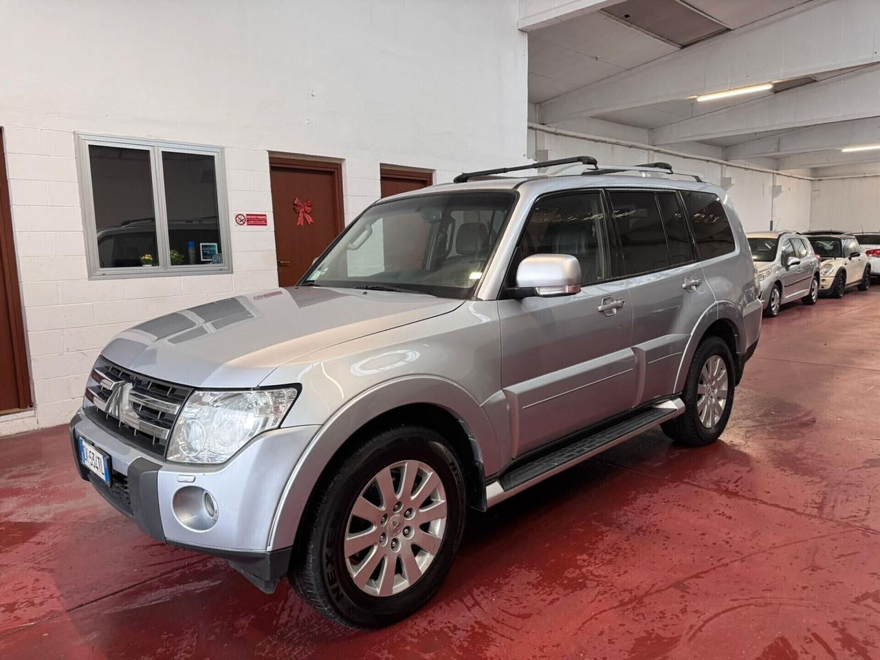 Mitsubishi Pajero 3.2 DI-D 16V aut. 5p. Instyle DPF NEOPAT 7 POSTI GANCIO TRAINO