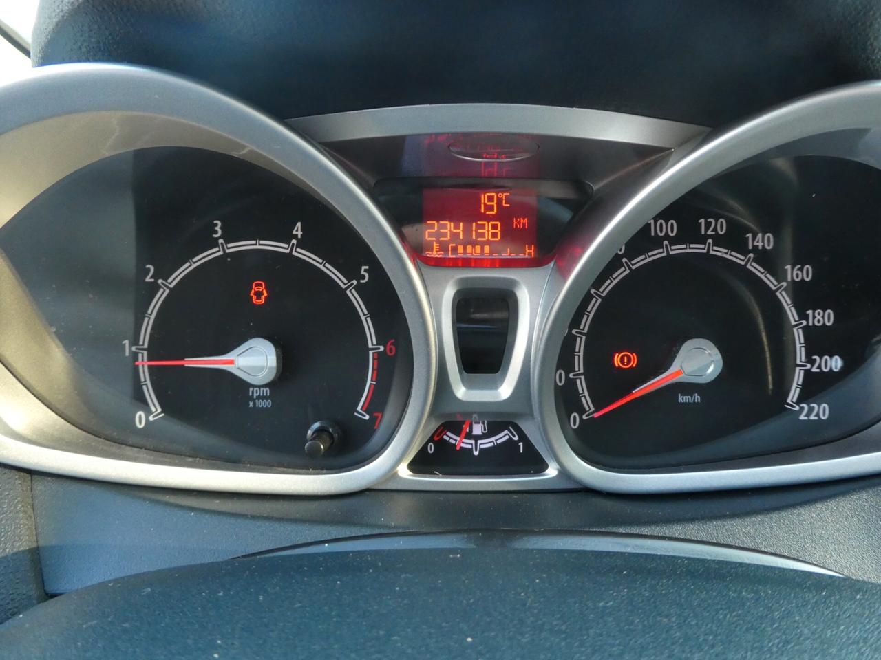 Ford Fiesta 1.4 5p. Bz.- GPL Titanium OK NEOPATENTATI