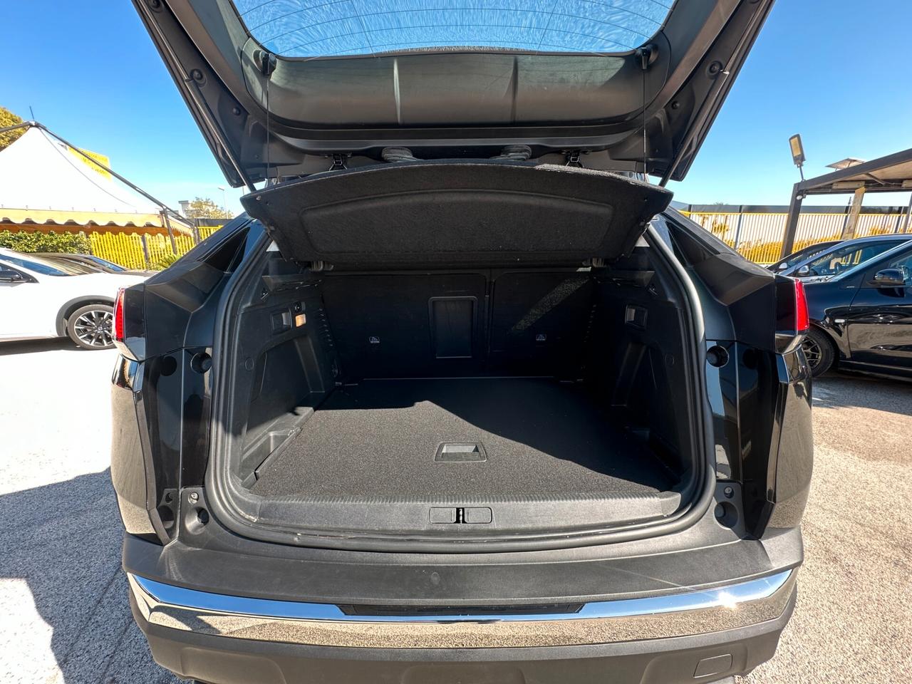 PEUGEOT 3008 BlueHDi 130 EAT8 Business