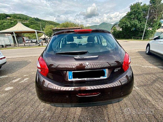 Peugeot 208 1.6 Hdi Allure 5 Porte Navi