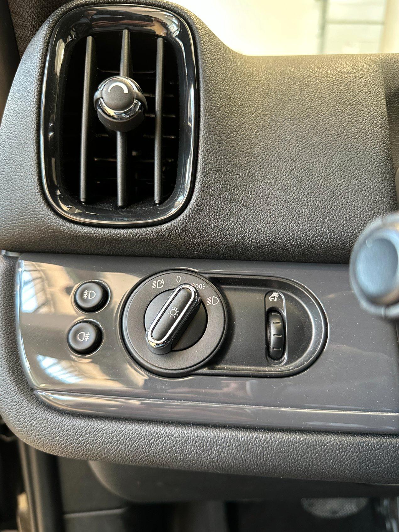 Mini Countryman One Classic 1.5 Auto - LED - Navi - Carplay - 17" - OK Neopat. - IVA