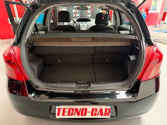 Toyota Yaris 1.0 5 porte