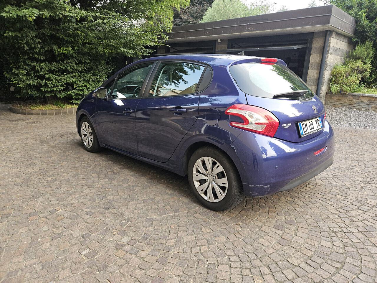 Peugeot 208 Allure - 1.4 Benzina - 95 CV - Euro 5B - NEOPATENTATI